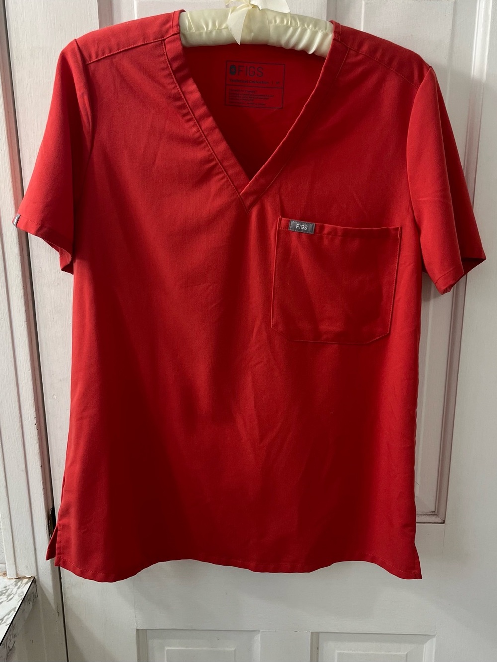 FIGS Technical Collection Catarina One-Pocket Scrub Top Clay Red Medium M PO 164